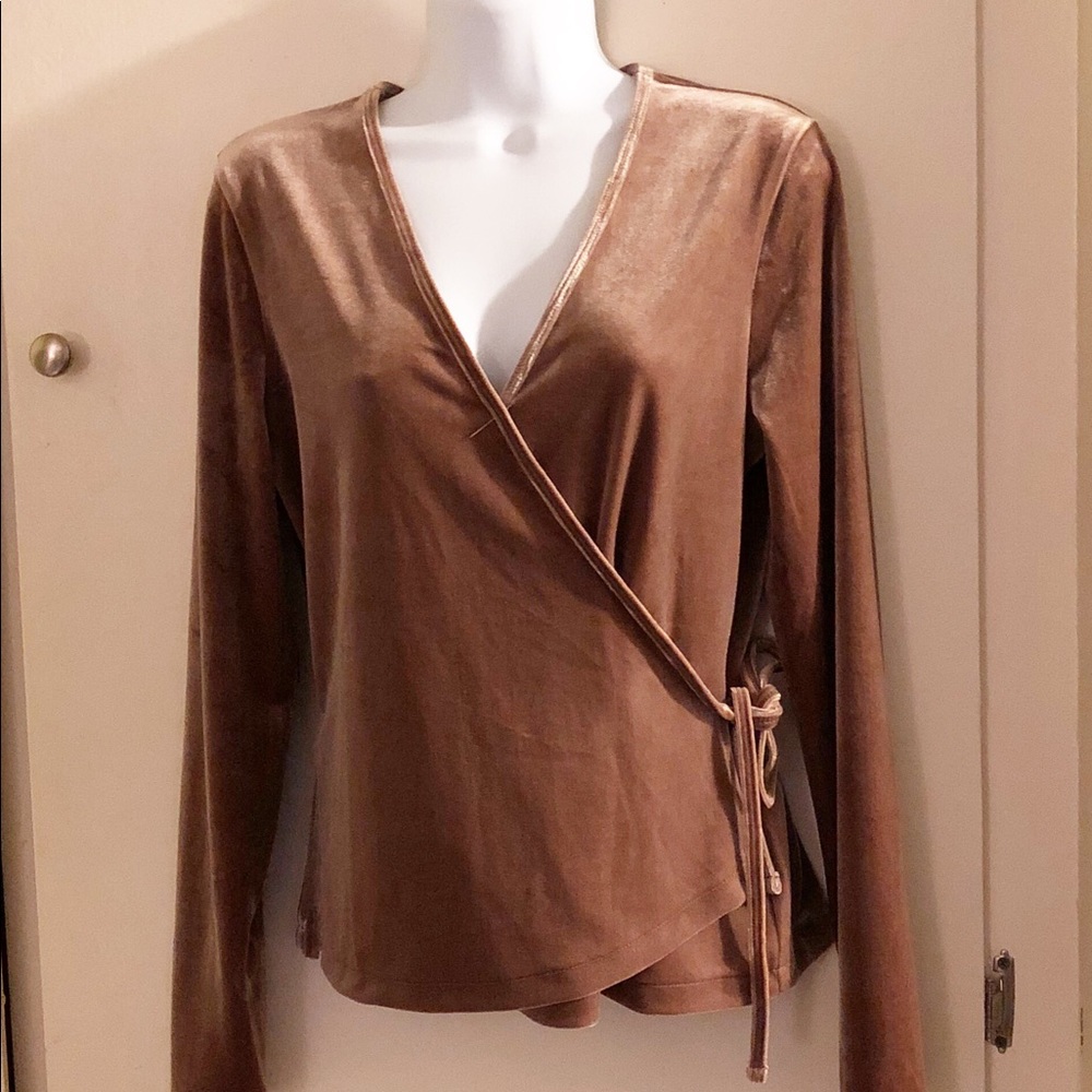 NWT MadeWell wrapped surplice neck blouse.